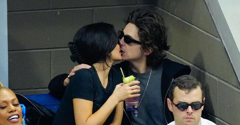 Kylie Jennee & Timothee Chalamet Make Out In Public